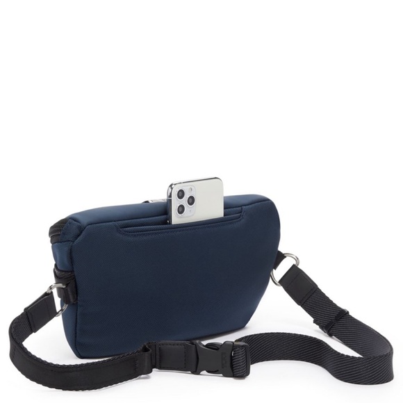 NWT Tumi Classified Waist Pack. Alpha Bravo Collection - Picture 4 of 11